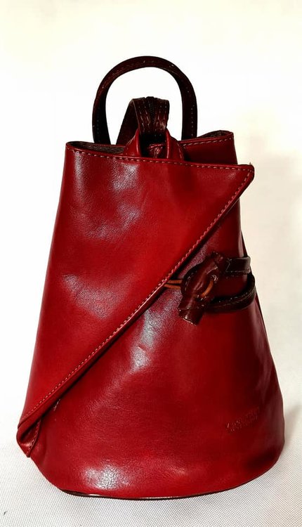 Dámsky kožený ruksak červený 0110