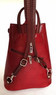 Dámsky kožený ruksak červený 0110