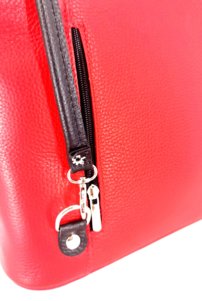 Dámska kožená kabelka na plece červená 0078