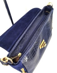 Dámska kožená crossbody kabelka tmavomodrá 0097