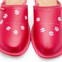 Ručne maľované papuče vzor Snehové vločky (doplň si vlastný text)