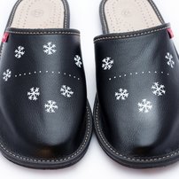 Ručne maľované papuče vzor Snehové vločky (doplň si vlastný text)
