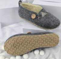 Dámske hrejivé papuče z ovčej vlny-gombík