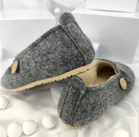 Dámske hrejivé papuče z ovčej vlny-gombík